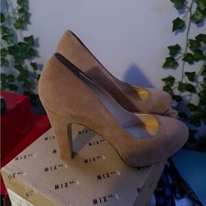 Nine West Tan Suede Platform Pumps